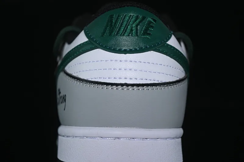 All categories Nk SB Dunk series Nk SB Dunk Low low-top sneakers Nike SB Dunk Low white and green strap low-top casual sneakers DD1391-100